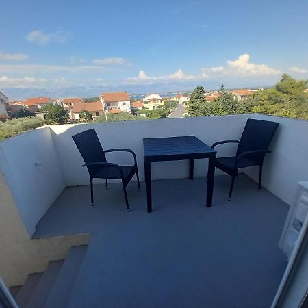 One Bedroom Loft Apartment With Nice View Nin Dış mekan fotoğraf